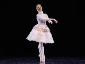 Dancing to Her Own Rhythm: The Inspiring Journey of Stephanie Kurlow, the Hijabi Ballerina